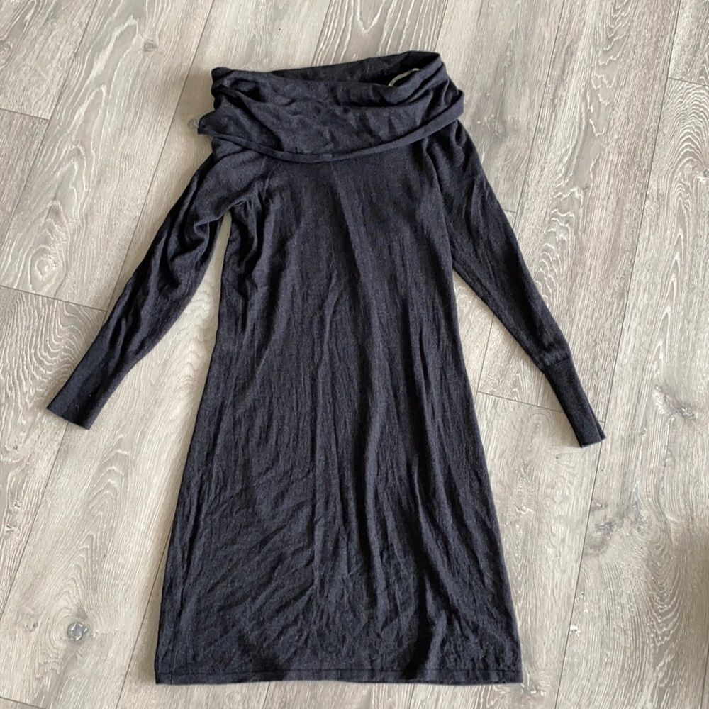 Tommy Bahama Off Shoulder Dress *So soft!!*